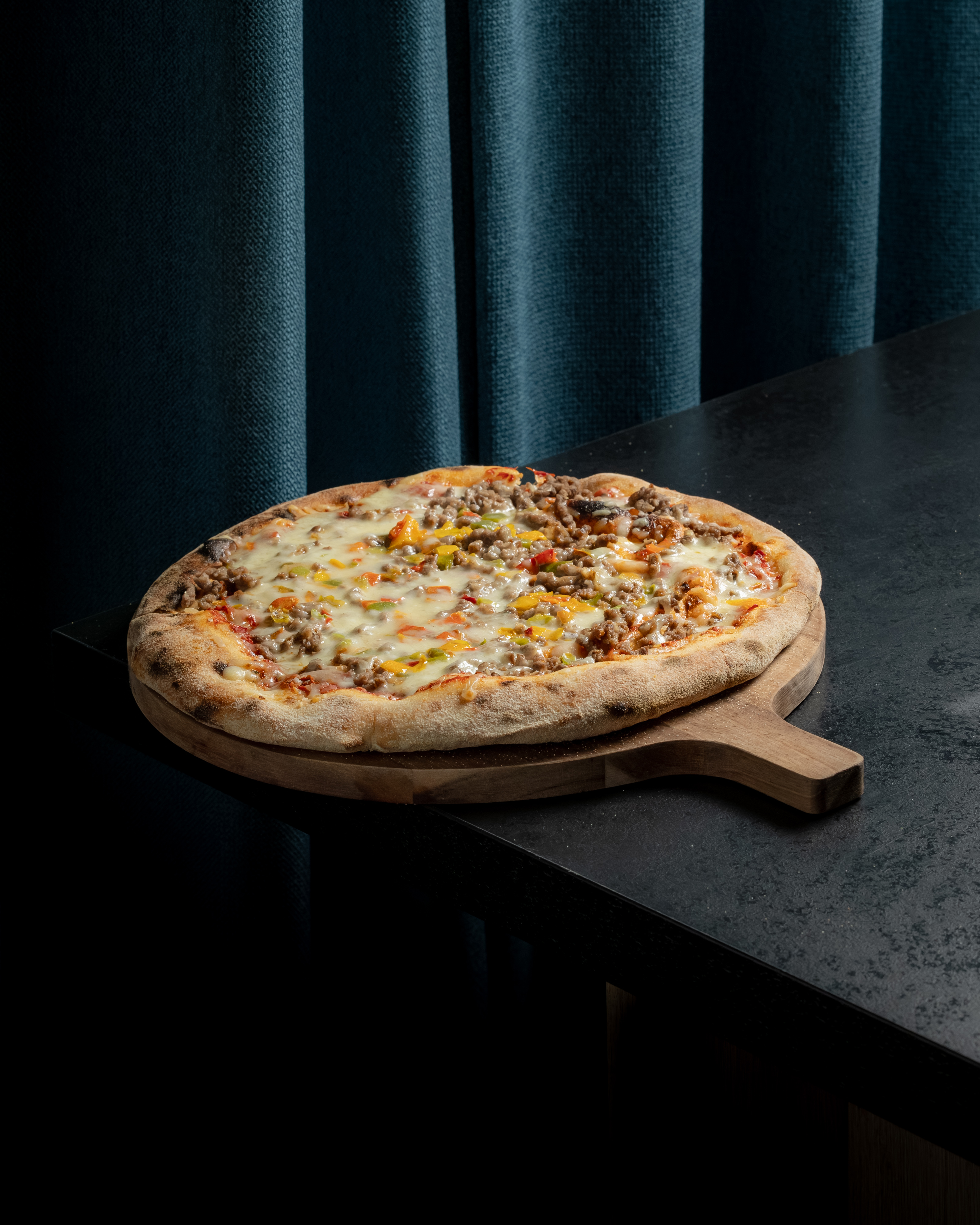 Pizza Mexicaine viande hachée poivrons épicée à emporter Pessac