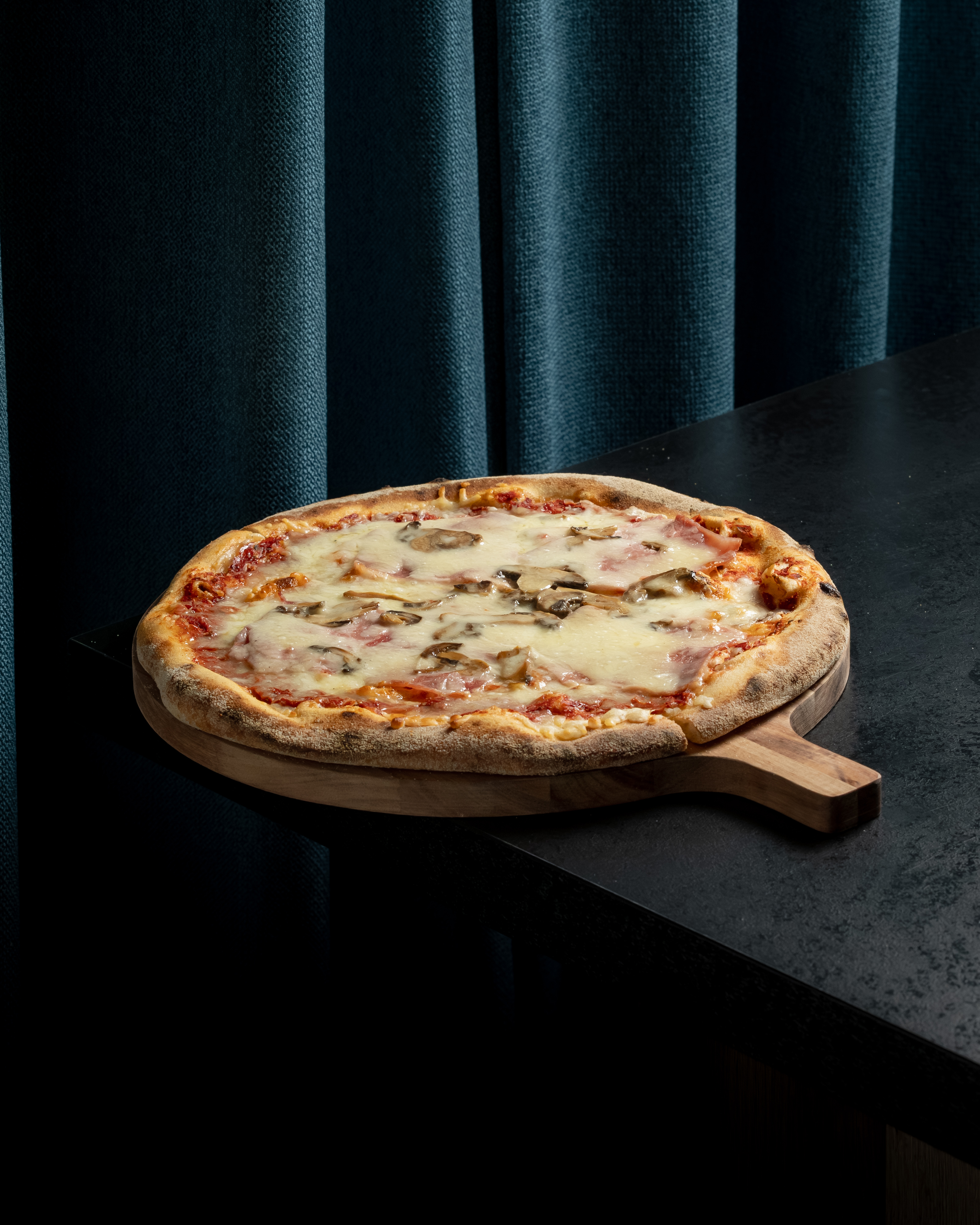 Pizza Reine classique jambon champignons mozzarella distributeur automatique Pessac